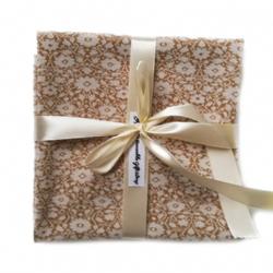 Herbruikbare cadeauverpakking (cr�me/bruin patroon)